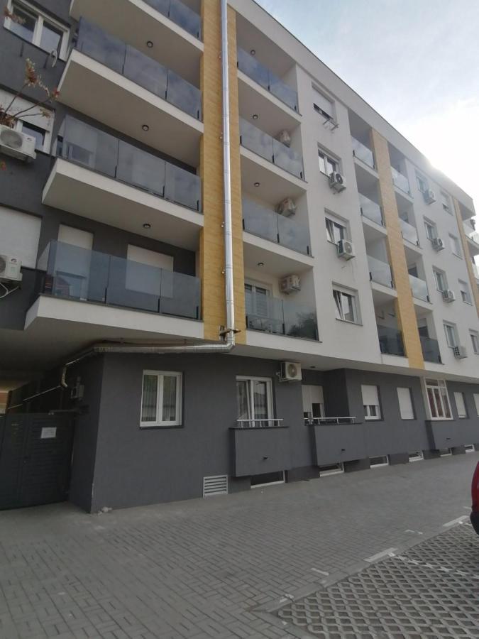 Apartamento Spring Deluxe Novi Sad Exterior foto